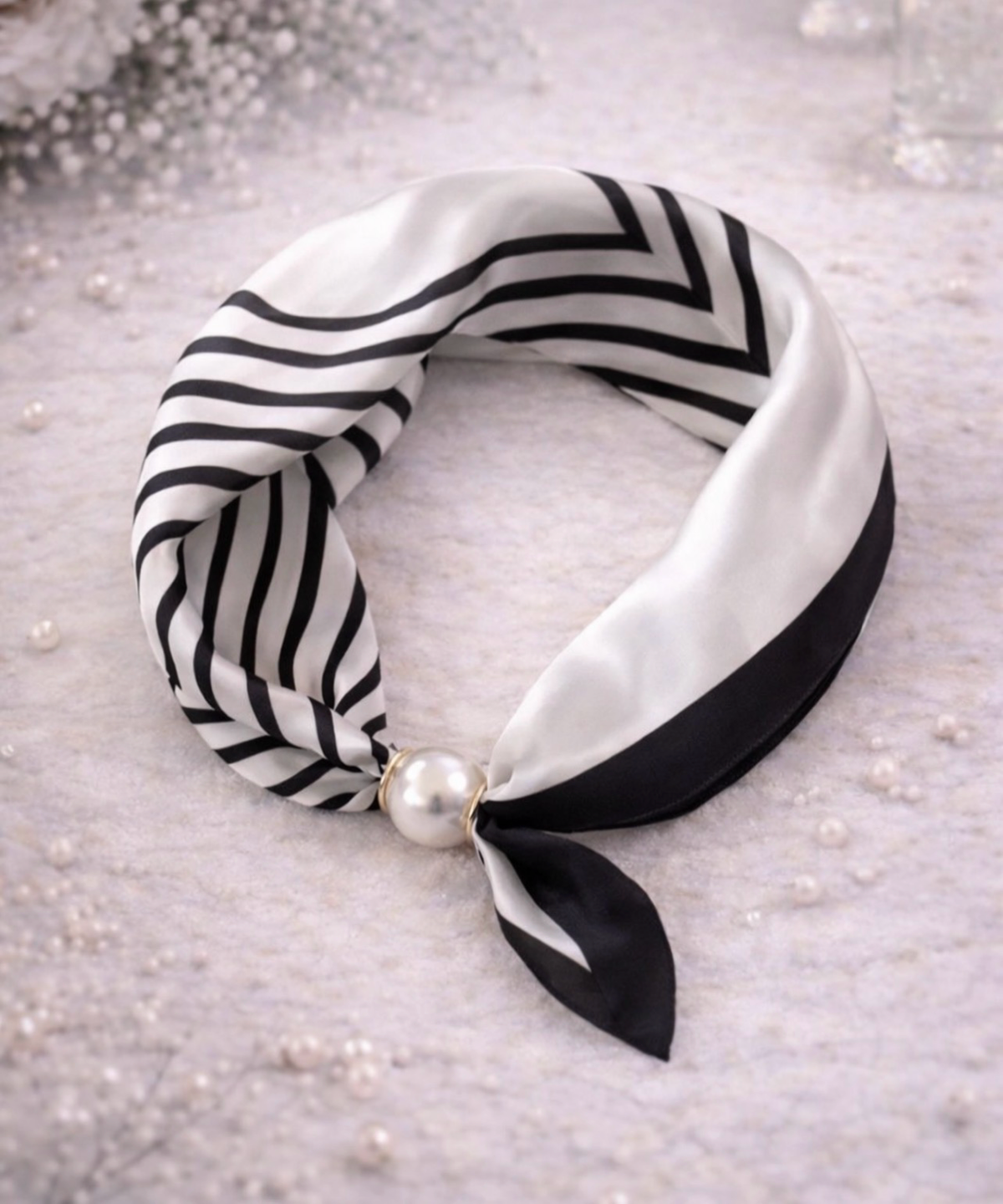 Black and White Scarf with Striped Pattern and Pearl