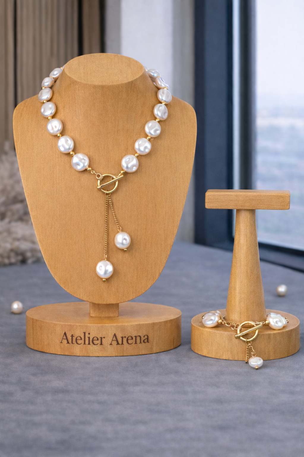 Luxurious Pearl Set with Gold Accents