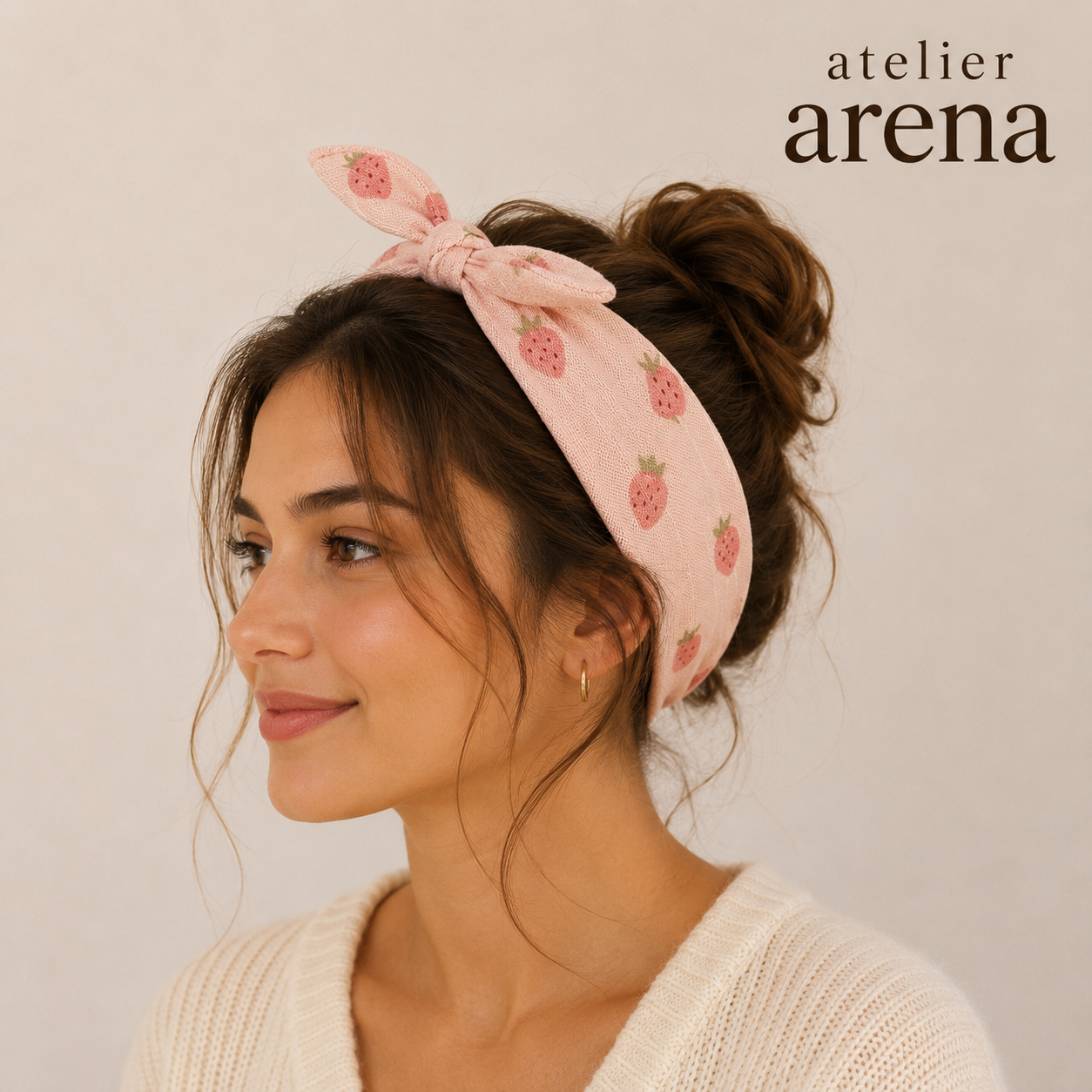 Lichtroze Katoenen Bandana met Aardbeienprint
